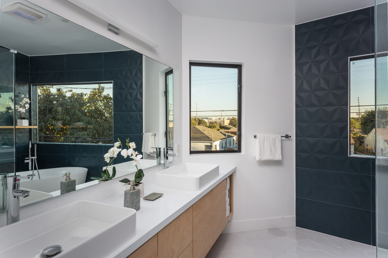 洛杉矶传统社区中的现代“盒子式”住宅-65