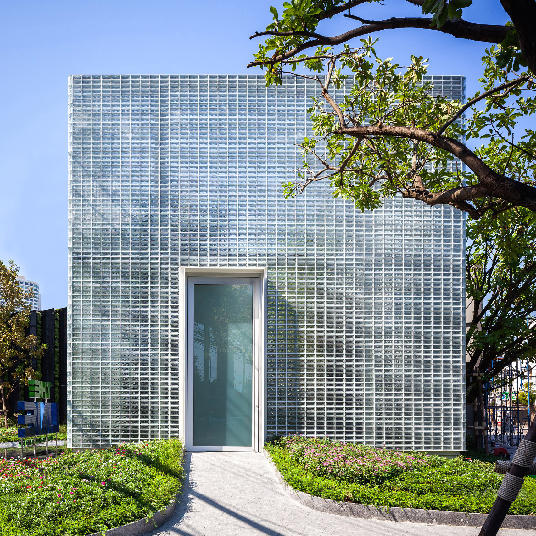 Eight buildings bejewelled with glass bricks and blocks-30