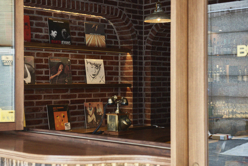 巴塞罗那古典奢华餐厅设计-13