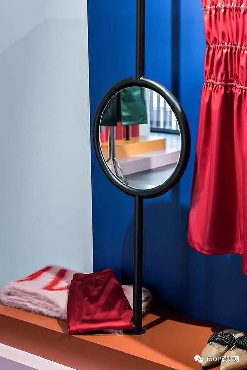 色彩与廓形 · VVNK 装置艺术空间 | Zinovatnaya-11