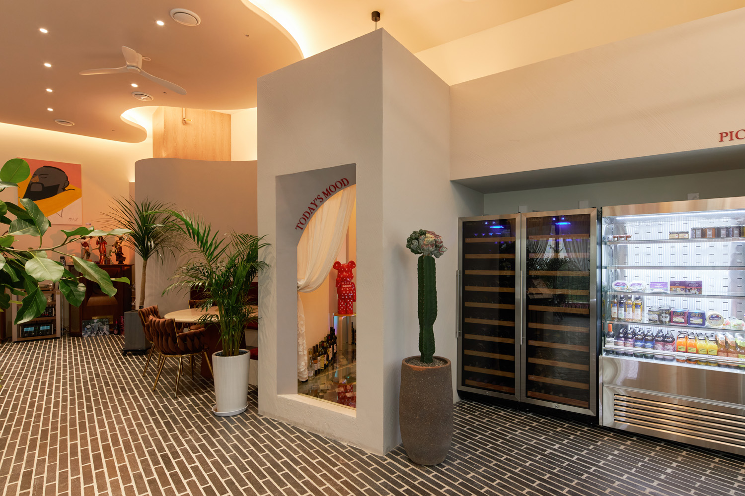 曲径通幽 | 55 平米餐厅的曲线魅力-11