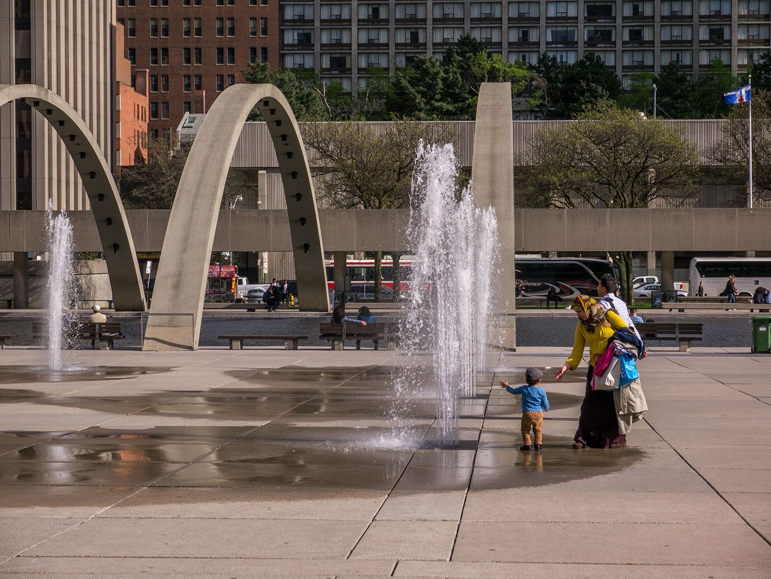 多伦多 Nathan Phillips Square 更新 · 现代公共空间的典范-13