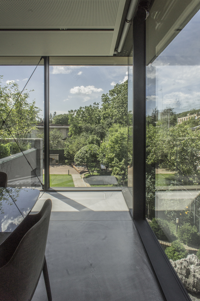 乌克兰利沃夫“再加设计局”打造绿色环保扩建住宅-37