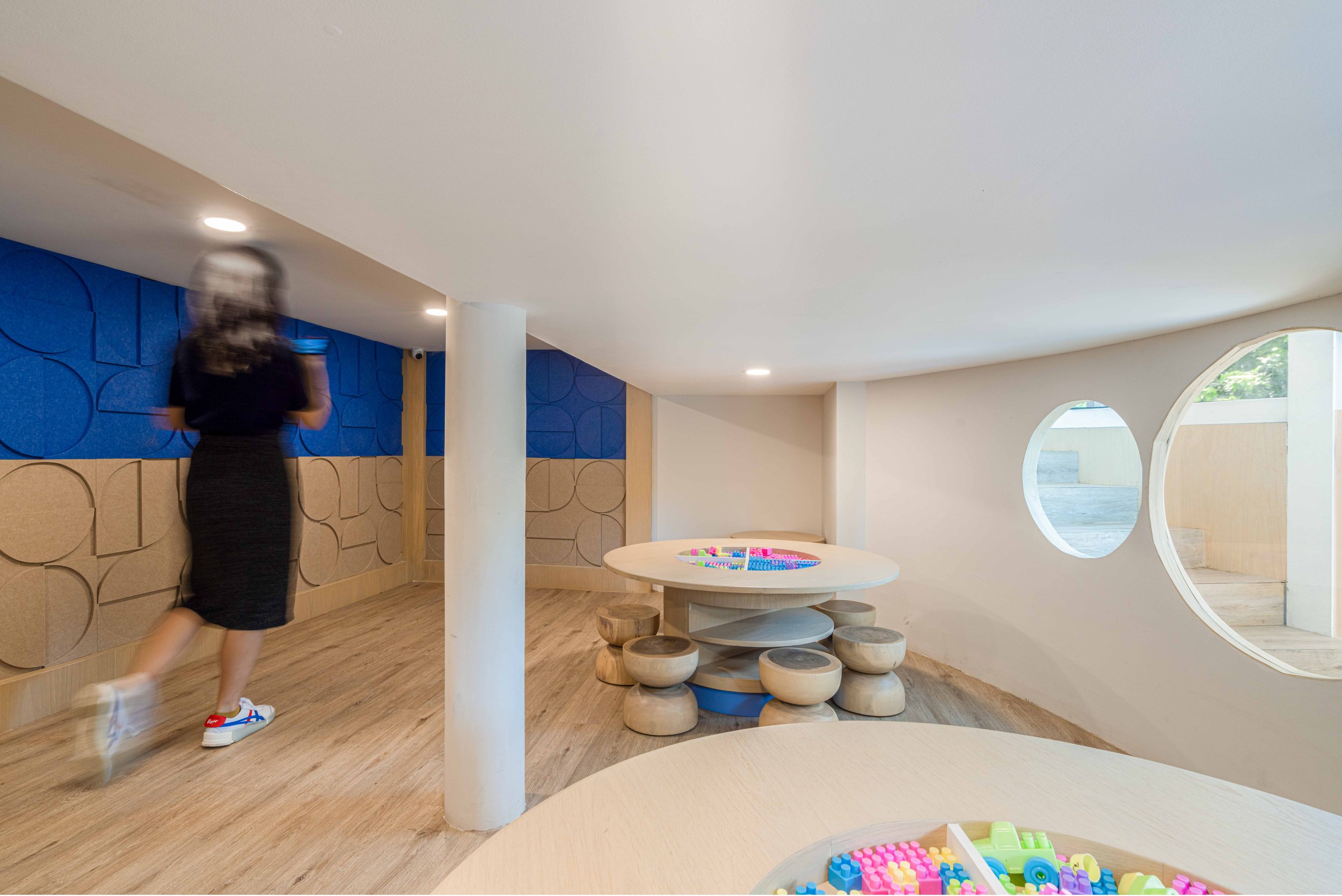 雅加达凯洋寿司店

注：这里Kaiyo音译为凯洋，Sushi是寿司，Jakarta是雅加达 ，推测这是雅加达一家名为凯洋的寿司店 丨印度丨BrandWorks-26