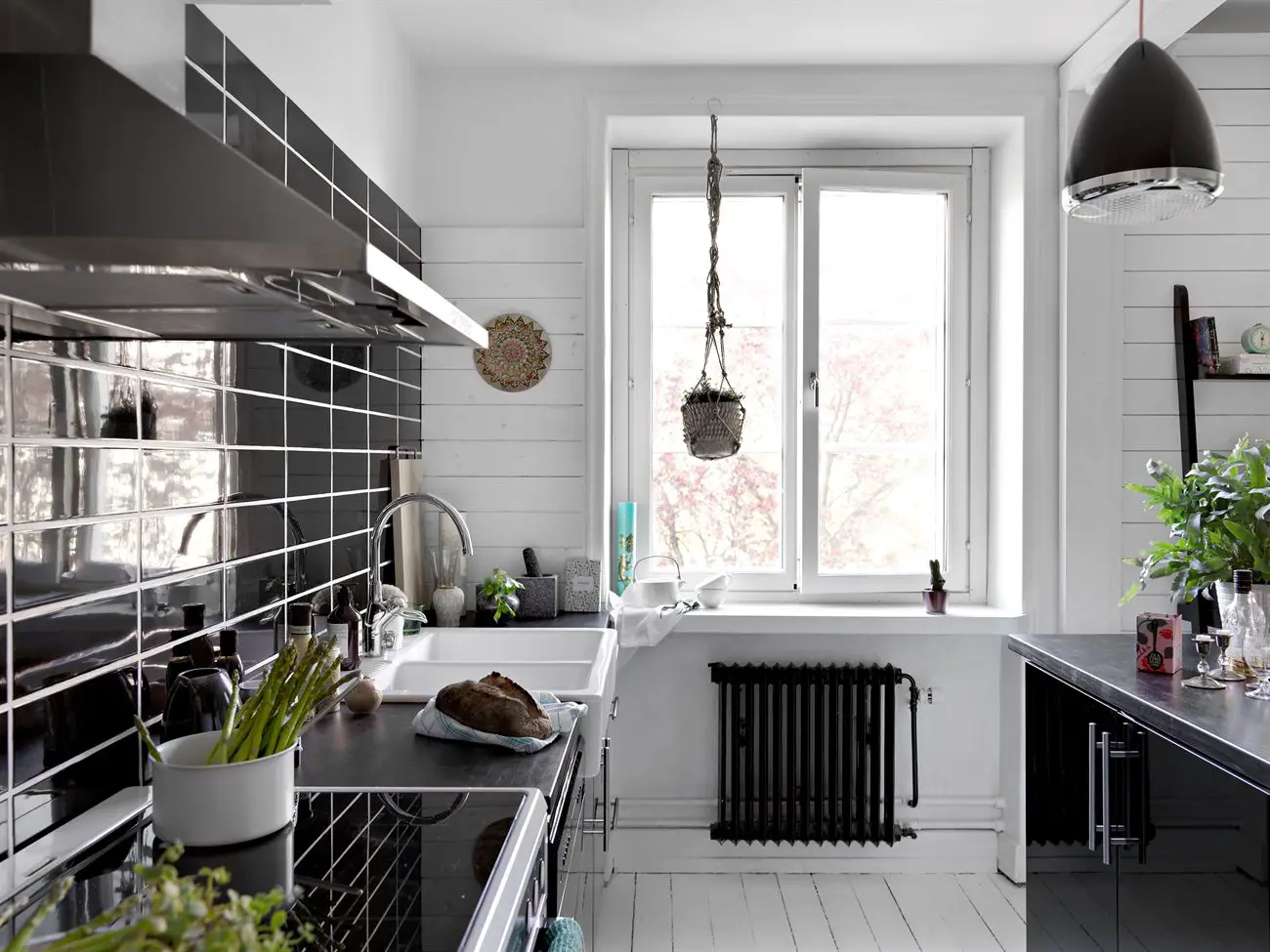 黑白魅力 | 20 年代典型建筑的舒适工作室-10