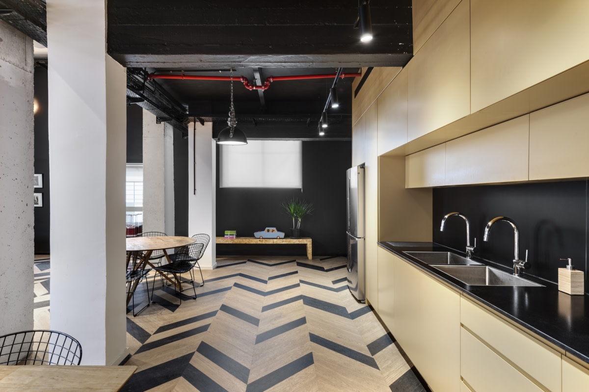 创意乐园·Shortcut Playground 广告公司办公室设计丨以色列特拉维夫丨Sharon Weiser Architecture-13