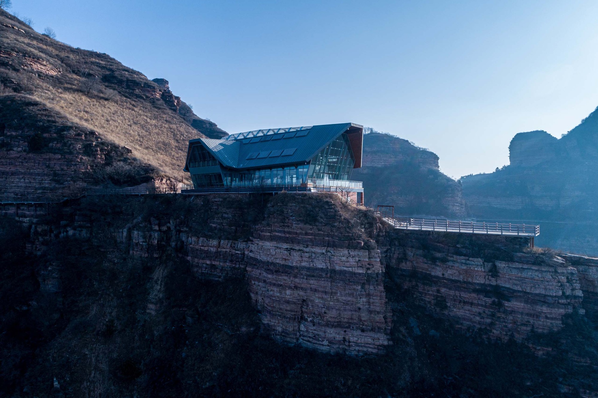 Restaurant on the Cliff / Skyland Architecture-42