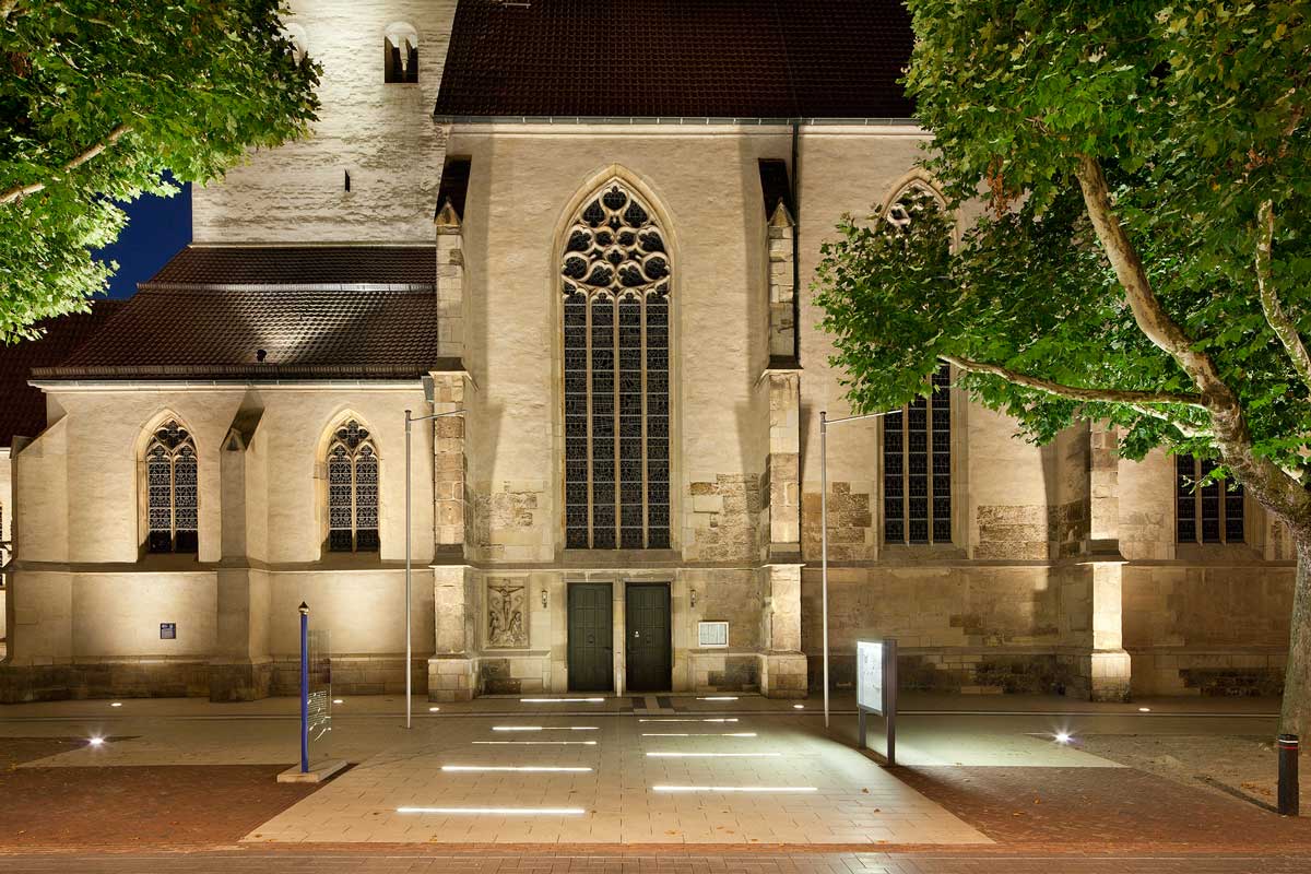 德国 Borken 圣雷米吉乌斯教堂广场的现代改造-24