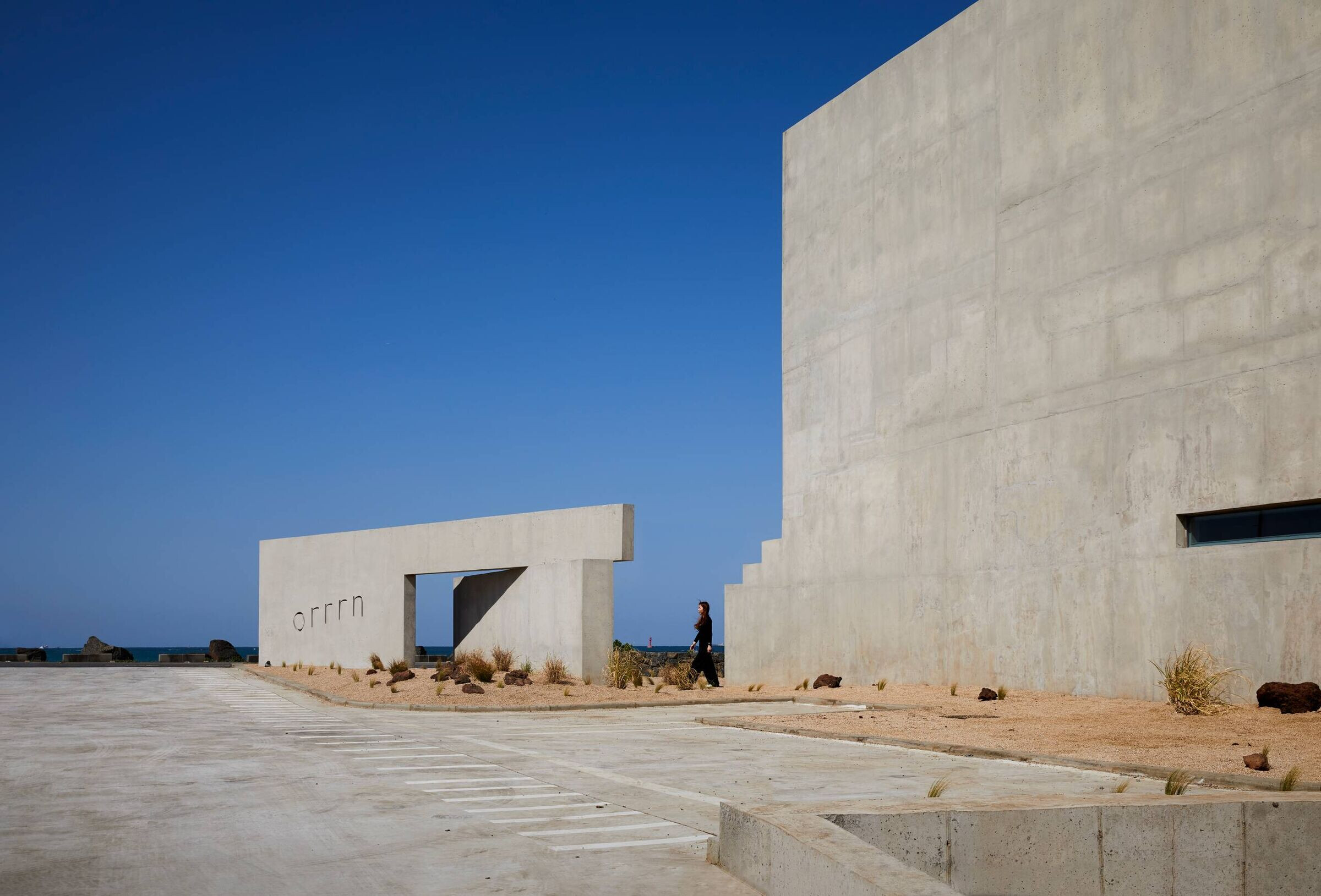 融入自然的极简餐厅设计丨韩国丨ATMOROUND-15