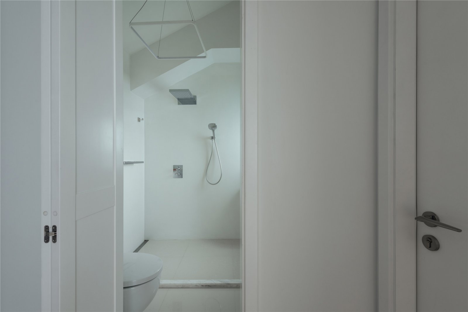 现代简约木质住宅 以勒设计诠释自然之美-10