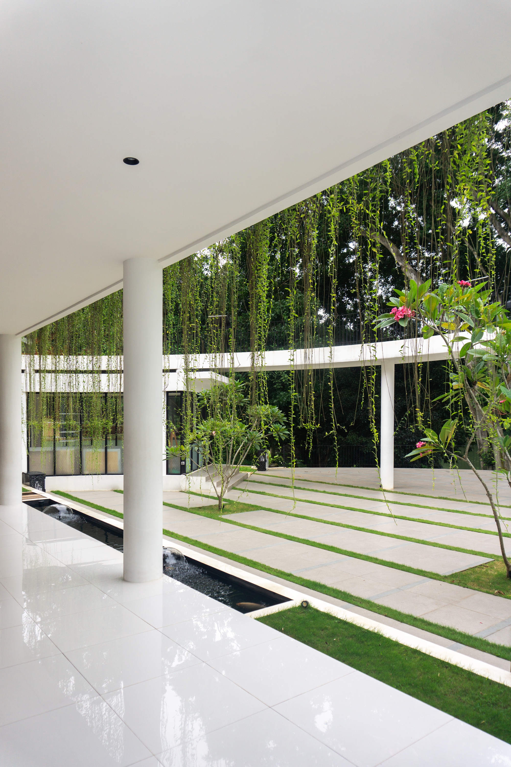 Al-Iqtishad Mushola / CREM Paragon x KIND-39