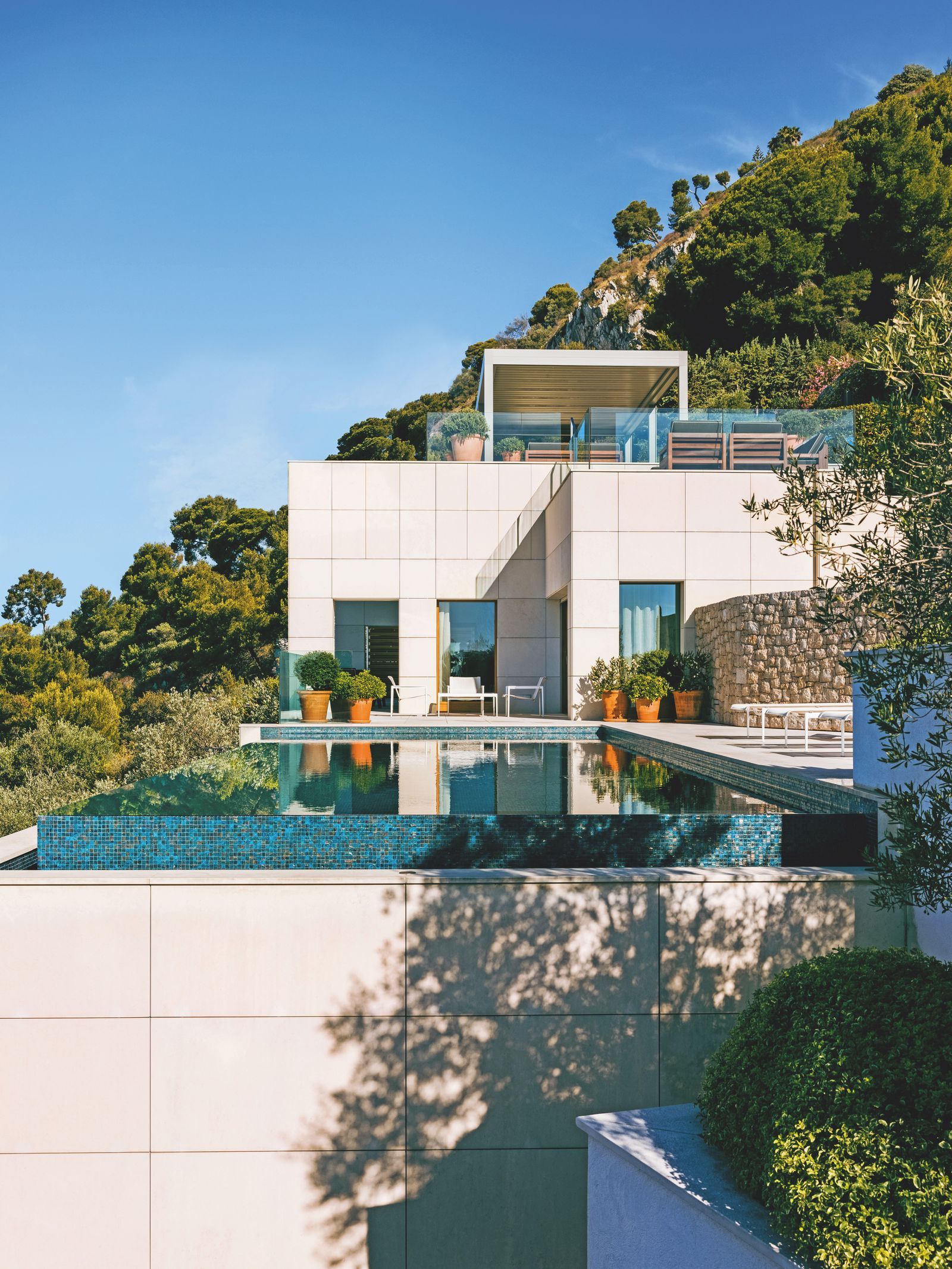 地中海畔带泳池别墅翻新丨Jean  Charles Tomas-24