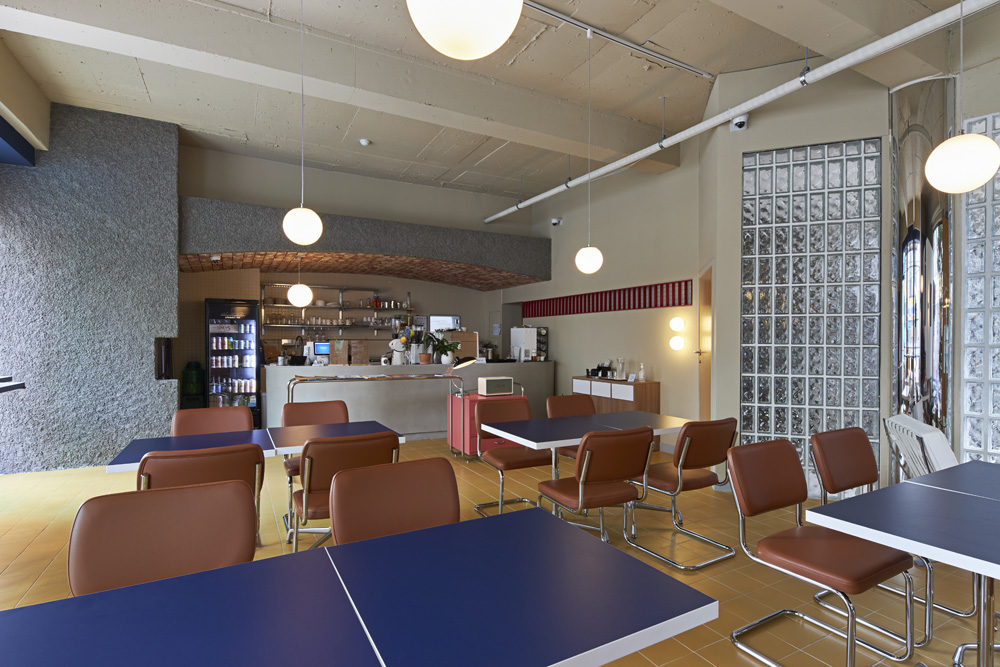 色彩缤纷的 35 平米咖啡厅设计-4