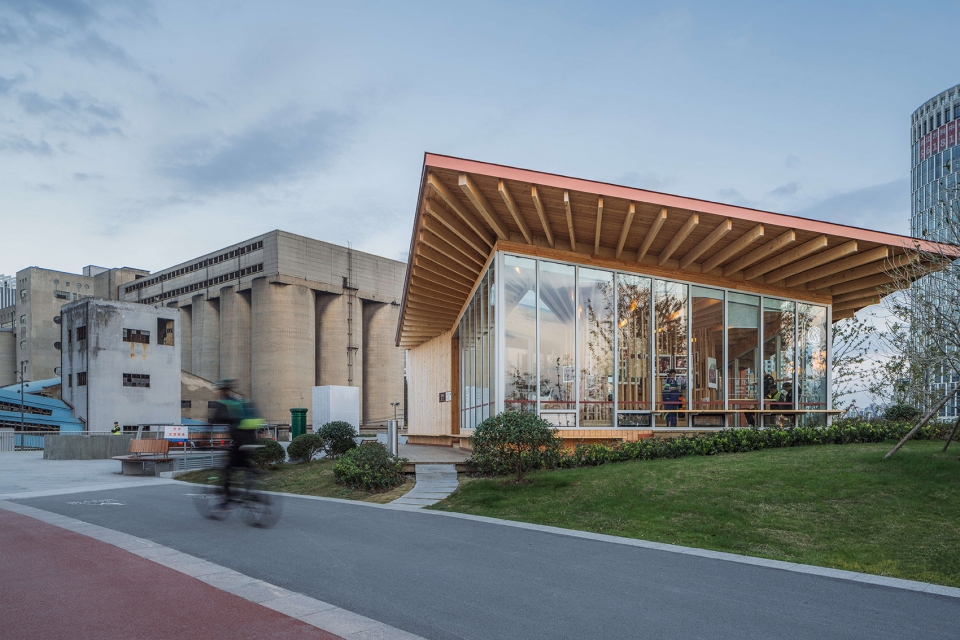 上海东岸望江驿 | 简约实用的沿江公共空间-4