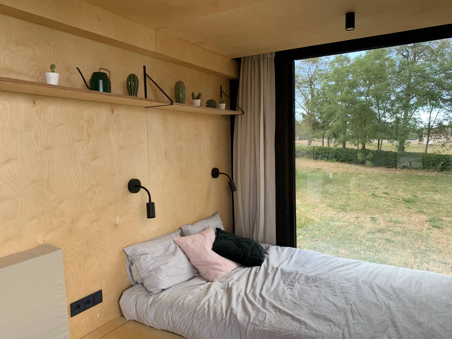 法国 20m²迷你木屋，精致设计与自然完美融合-3