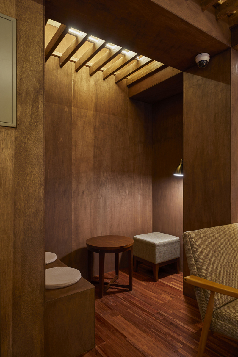 复古风情 14 坪小咖啡馆，打造温馨空间-12