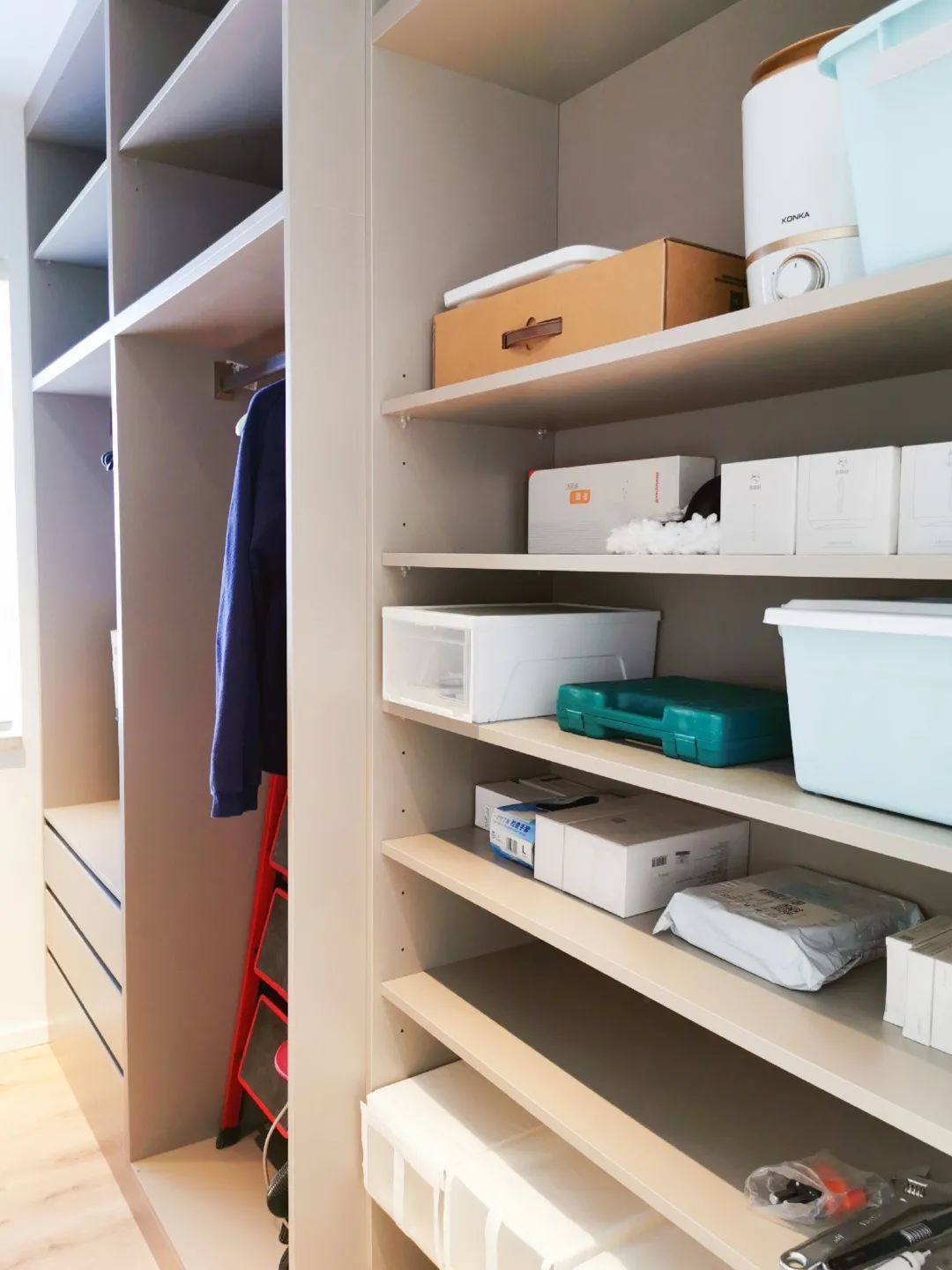 90㎡程序员家居，设备柜、地台、咖啡吧一应俱全-86