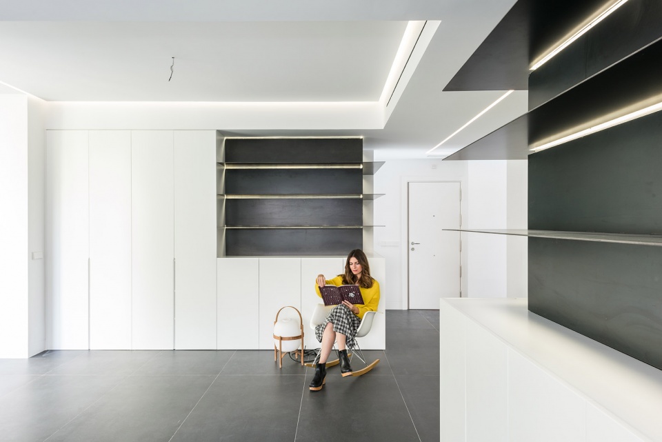 马德里 JILOCA 公寓 | 永恒中性空间的深度改造-4