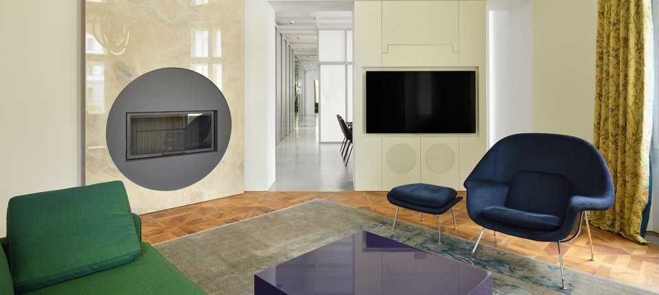 老卢布尔雅那建筑内新对比公寓室内设计丨斯洛文尼亚丨SADAR + VUGA建筑事务所-0