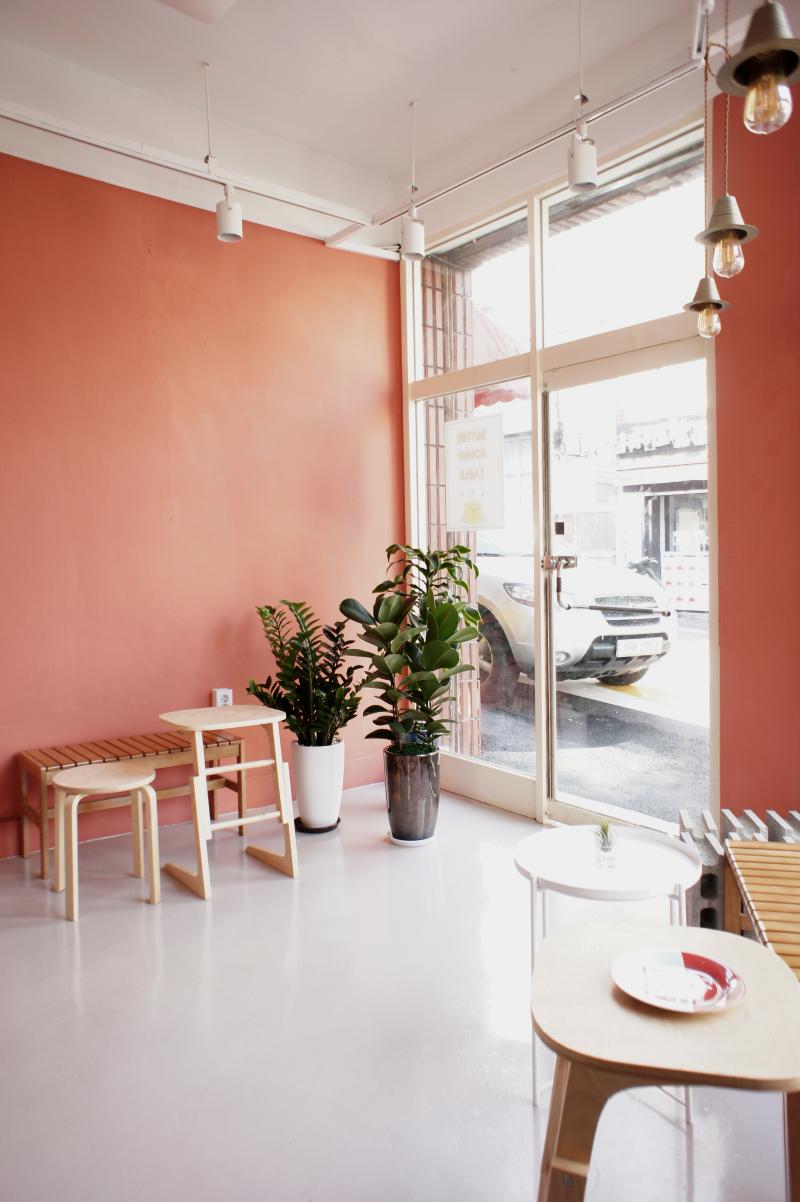 简约 9 坪甜品咖啡厅，打造高品质感空间-5