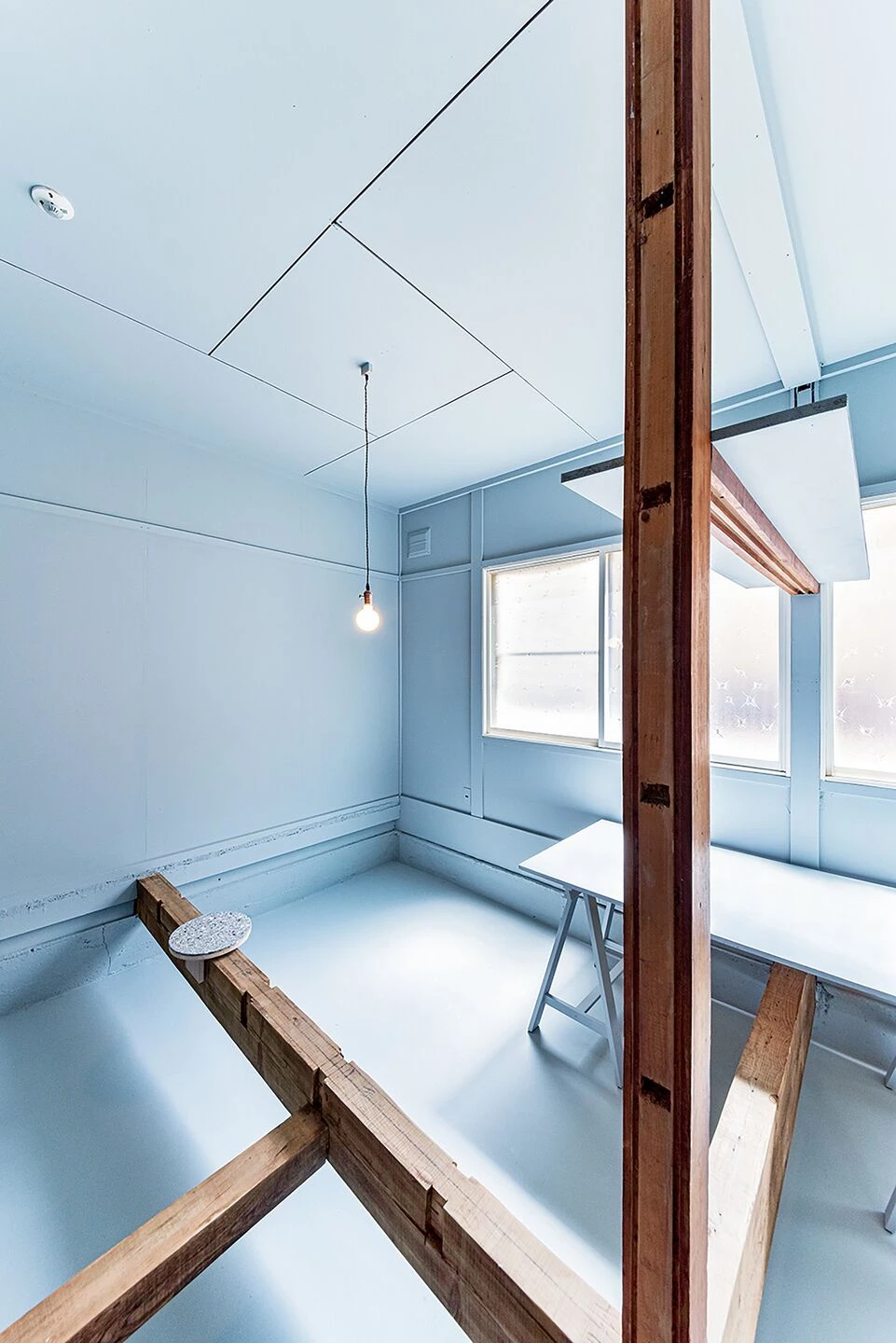 木质公寓变办公室 | 颠覆传统的创意设计-13