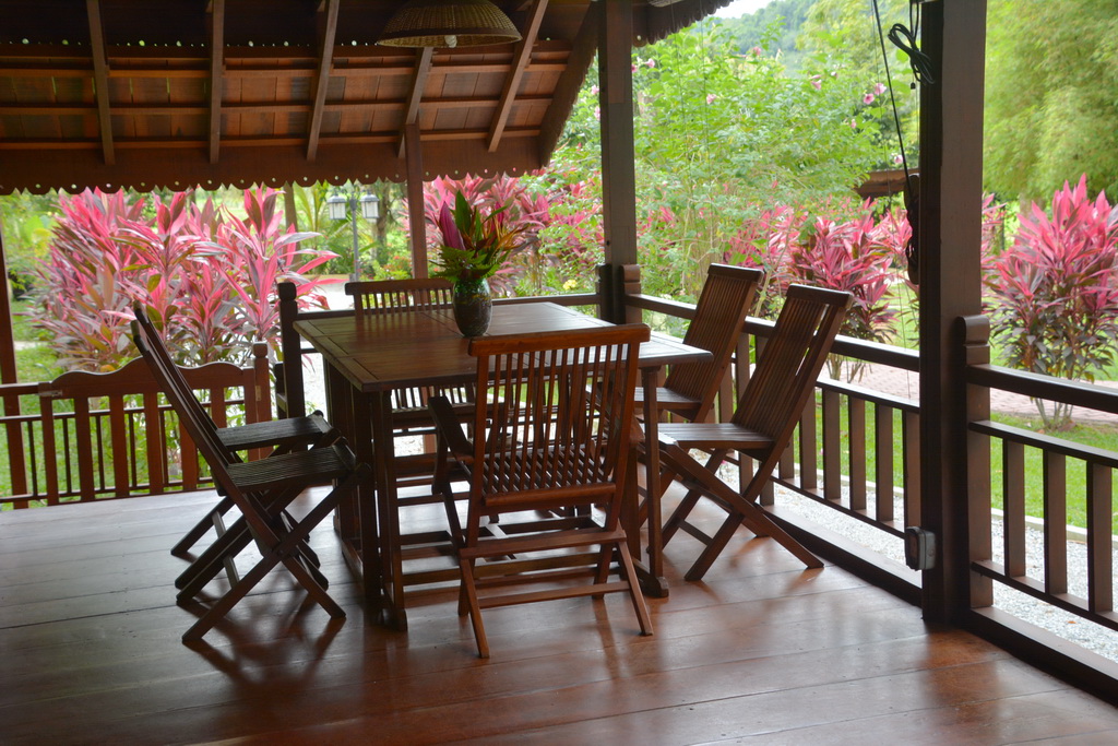 马来西亚传统风格实用架空木屋设计-10