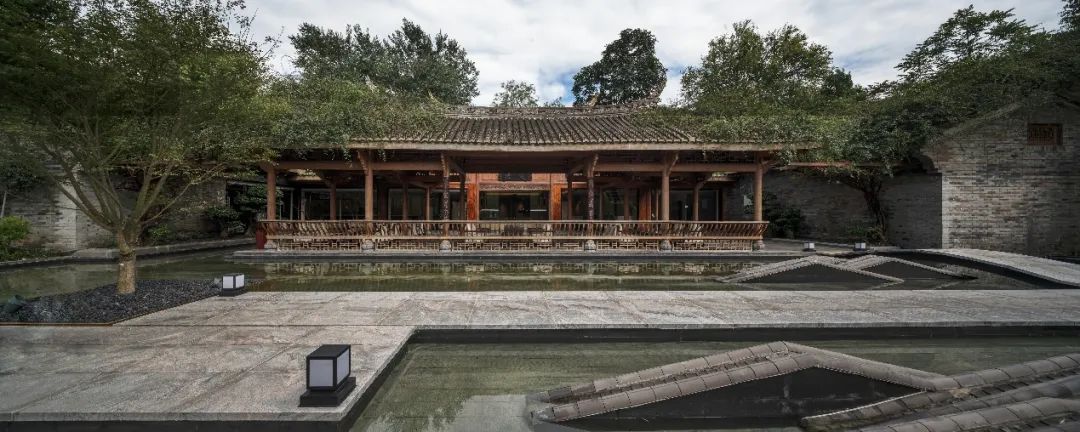 古镇茶香，阳光下的成都华侨城七十二院售楼部-22