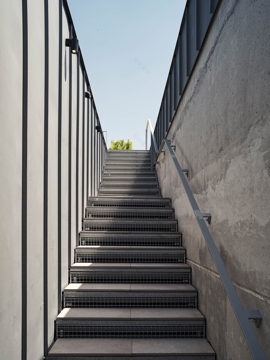 索非亚MIR办公楼丨保加利亚索非亚丨bureau XII-28