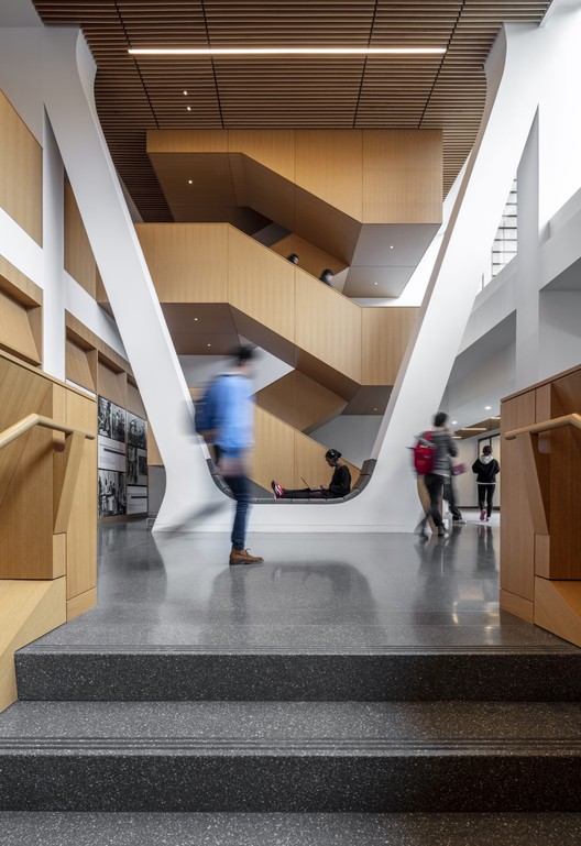 巴纳德学院,米尔斯坦中心 SOM-20