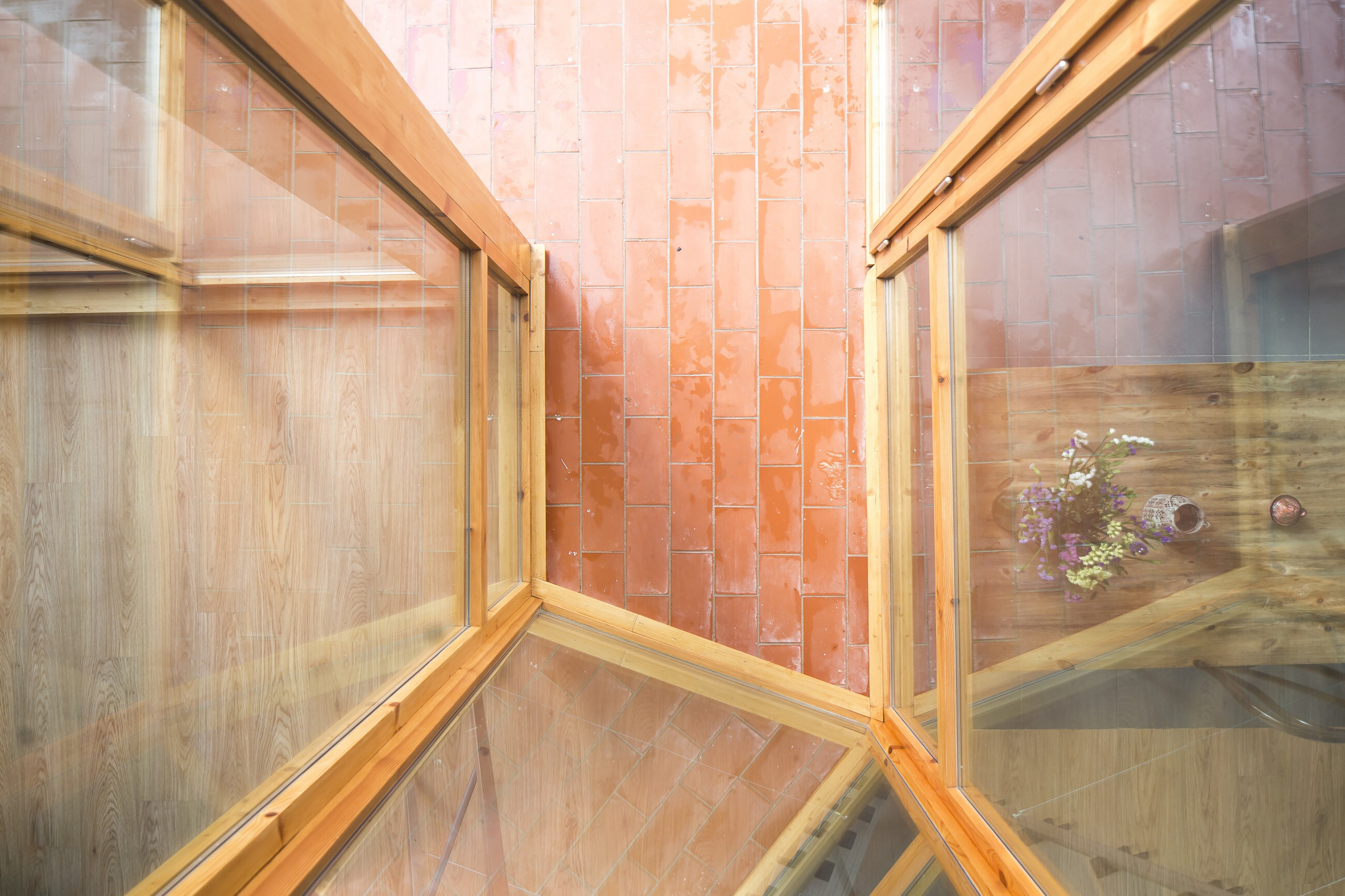 巴塞罗那旧宅翻新，打造室内外一体化生活空间-24