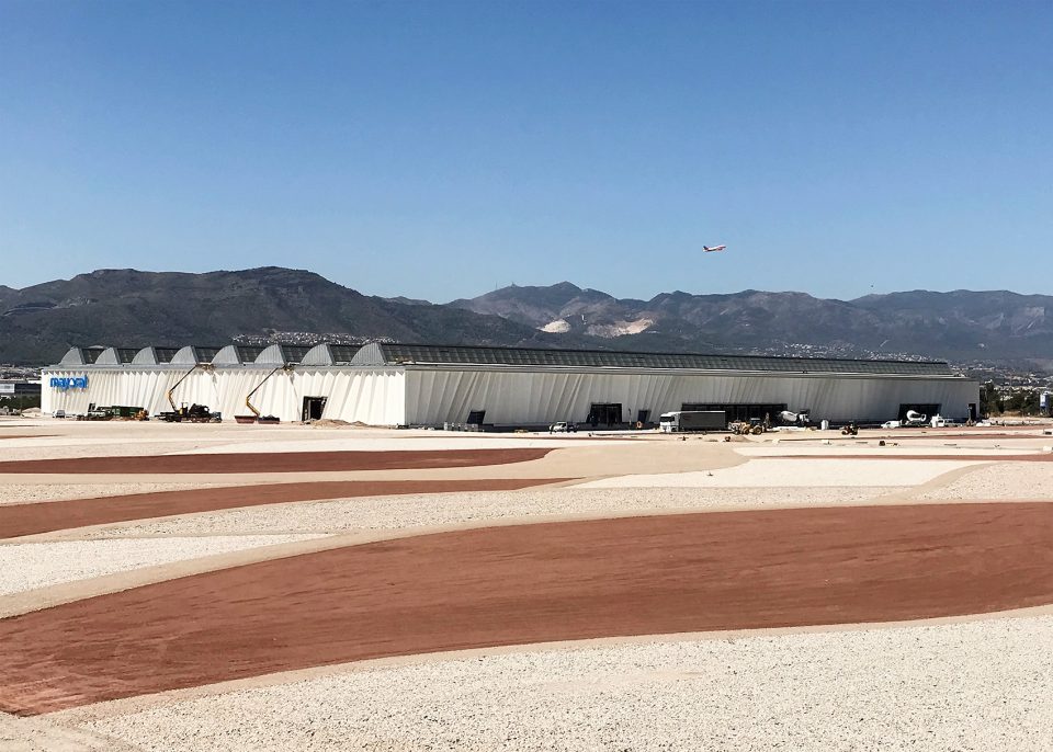 西班牙旧工厂翻新,韵律几何新风貌-22