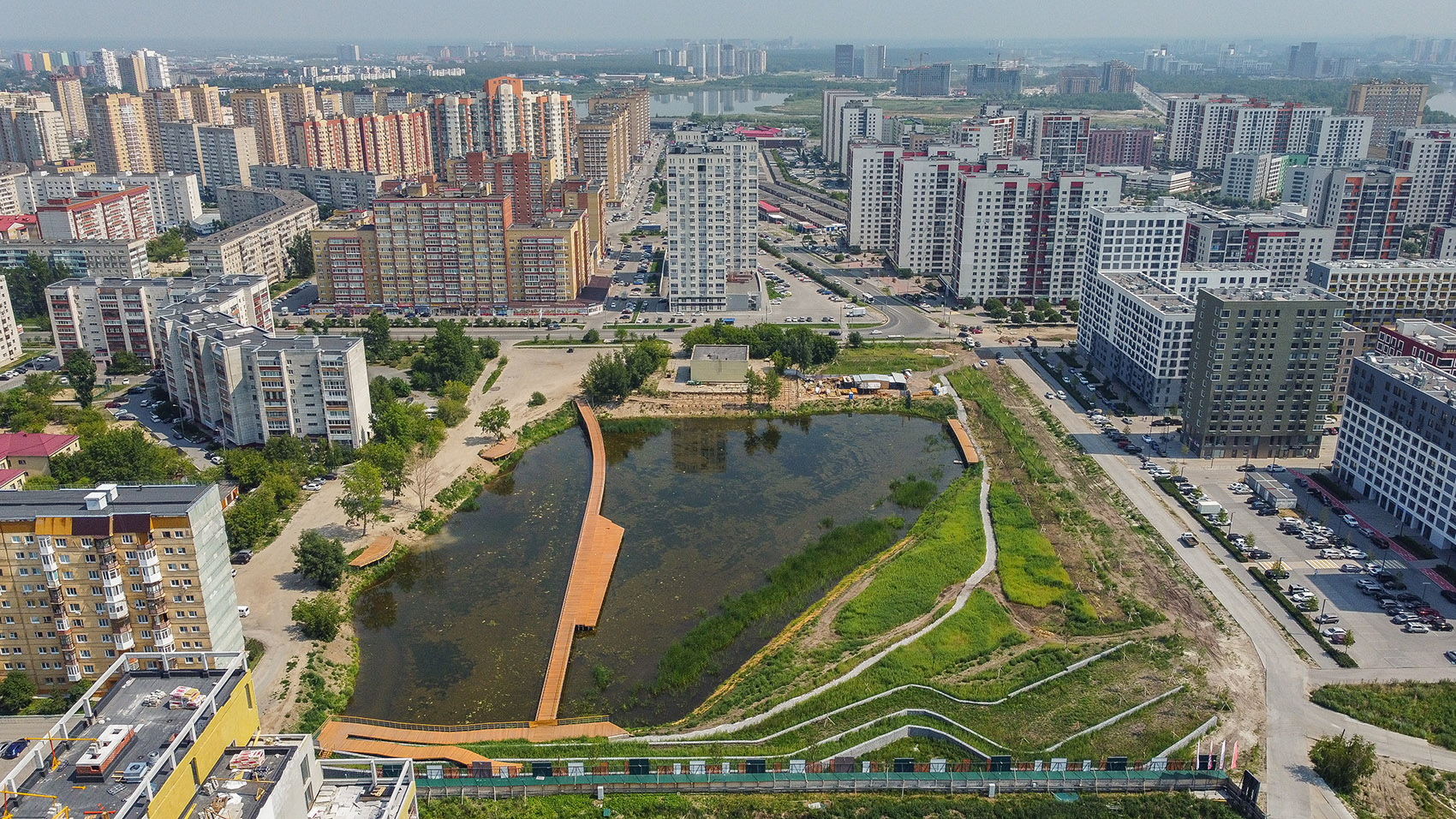 俄罗斯住宅区的雨水花园丨Brusnika-8