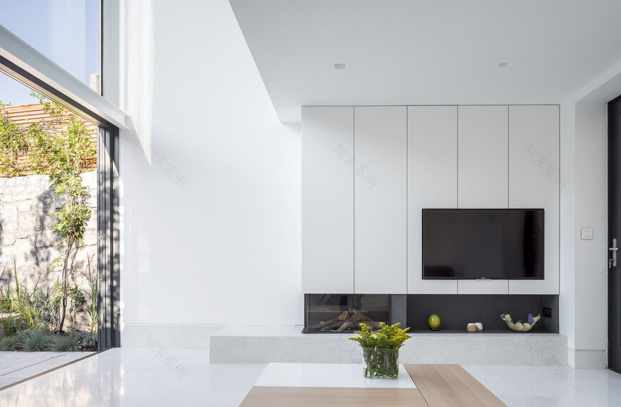 A Contemporary Two Storey Extension to a Victorian House in Dublin-9