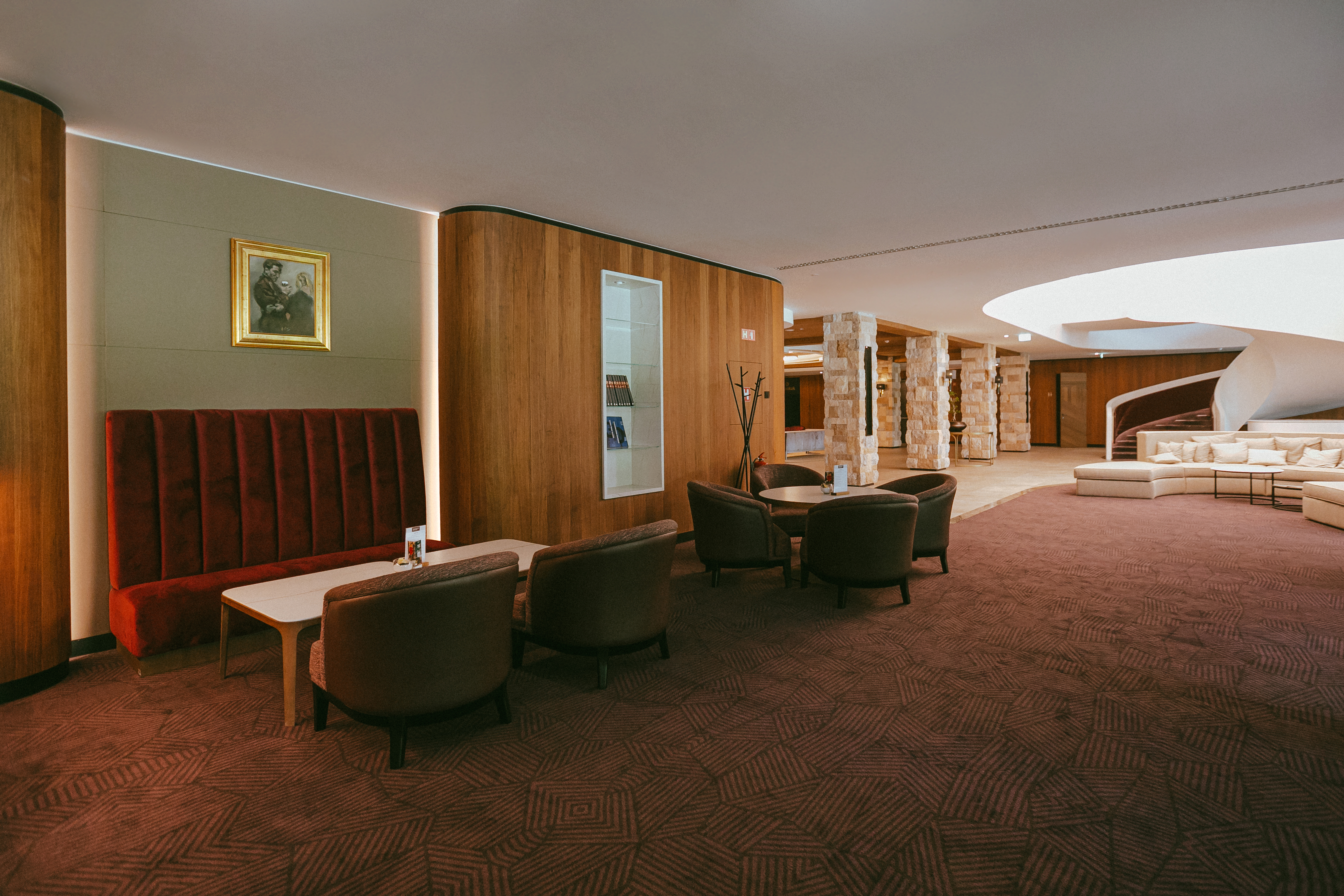 Hotel Habakuk 酒店中庭室内设计丨斯洛文尼亚丨Metka Komatar-4