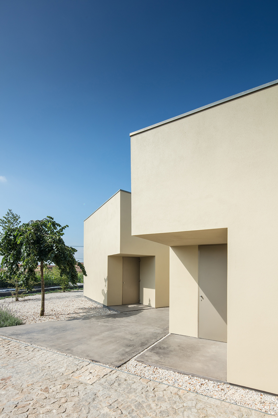 田野间的办公楼，葡萄牙 / Nelson Resende Arquitecto-89