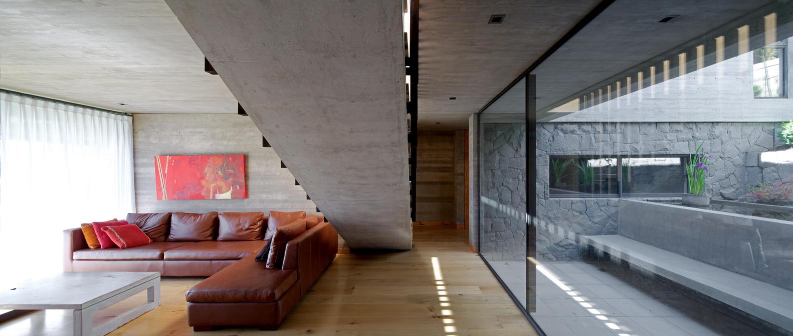 智利 PF House 丘陵景观中的宜居设计-18