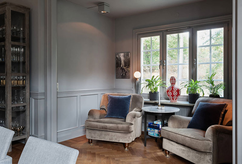 瑞典神秘庄园 | 暗色调的惊艳空间-14