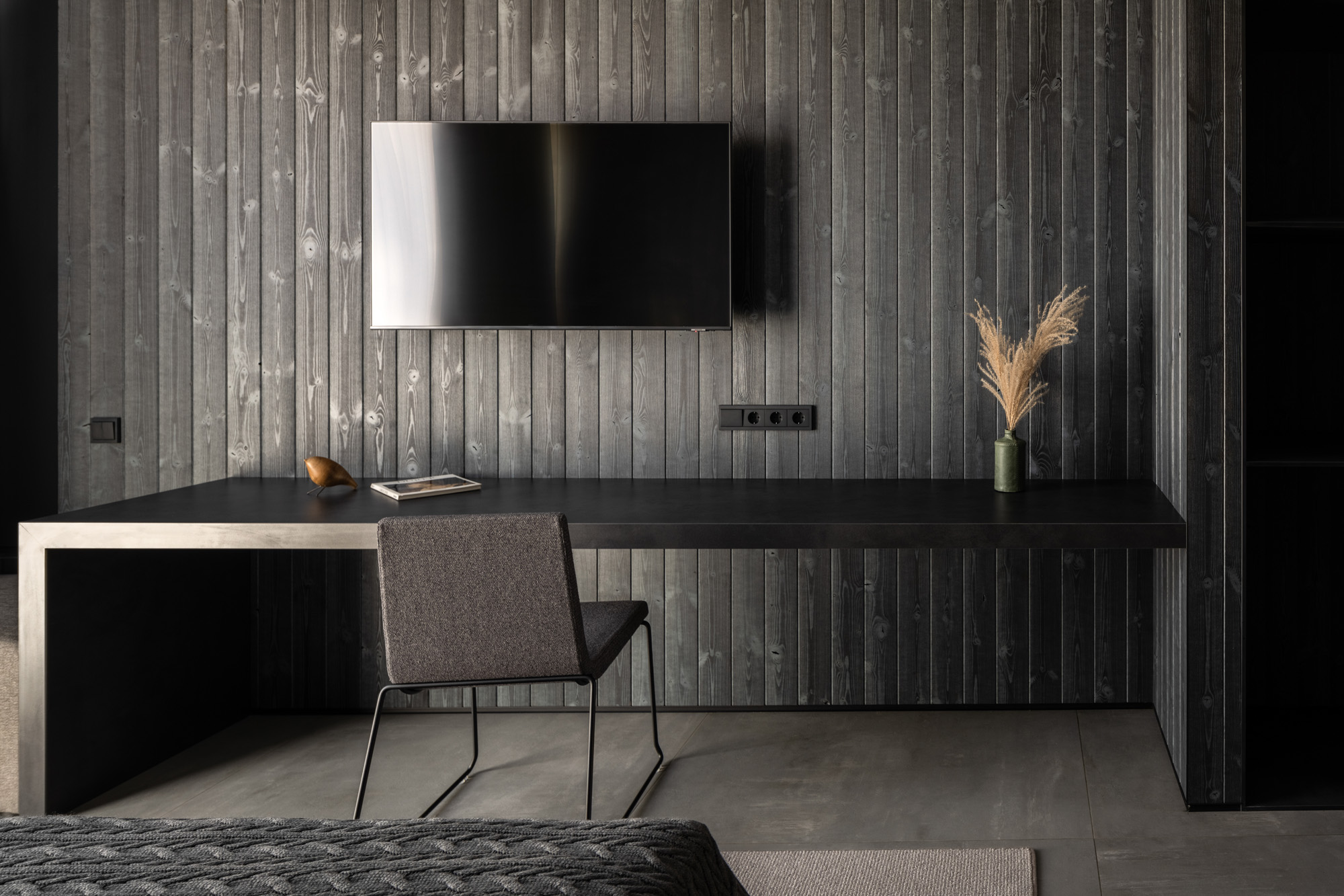 维拉，韦尔霍利雷拉公园

注：Verholy Rela可能并非标准常见词汇组合，若有特定背景信息，可能会有更精准的译法这里是按照常见音译处理 -13