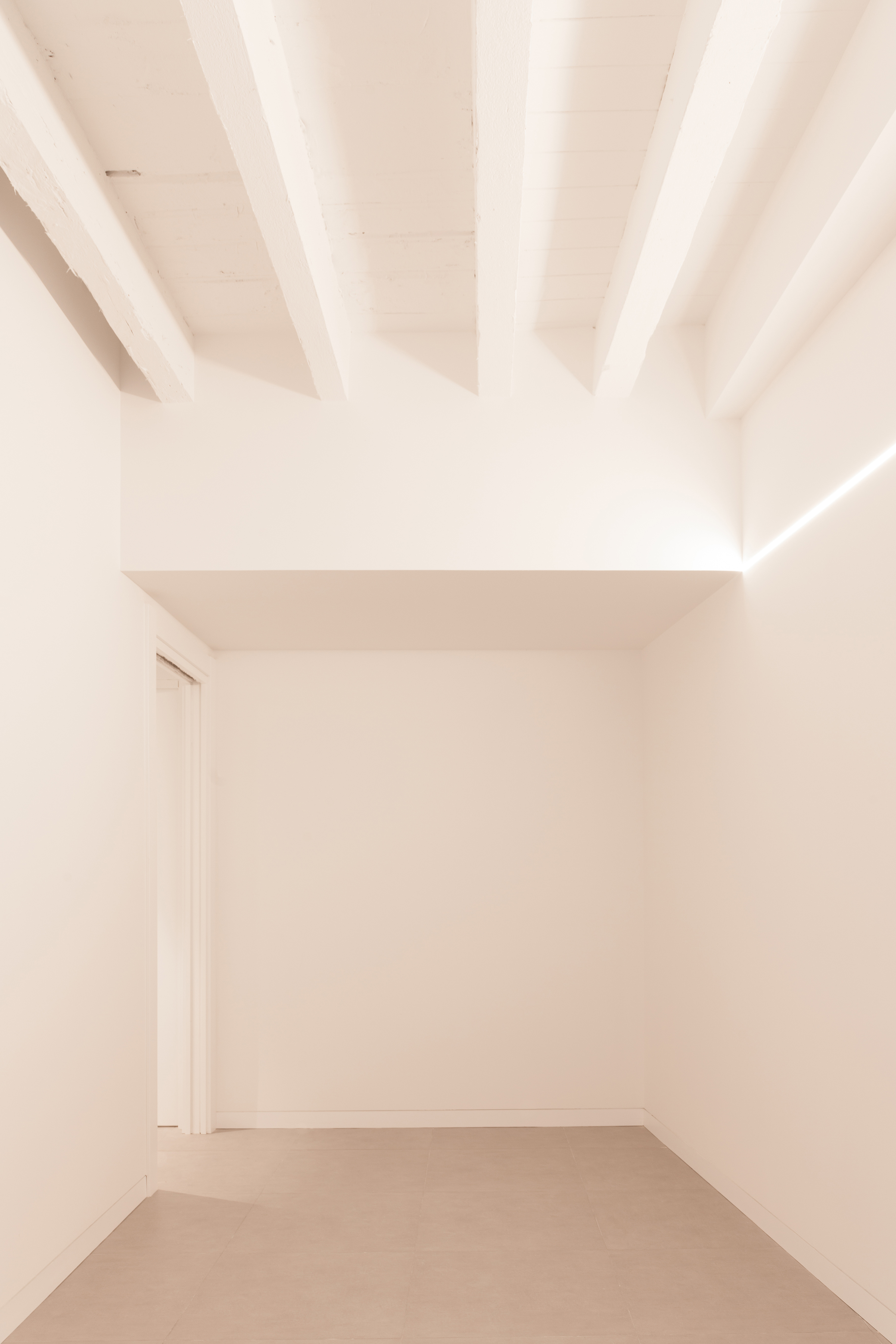 Pamplona 老城区废旧住宅翻新-17