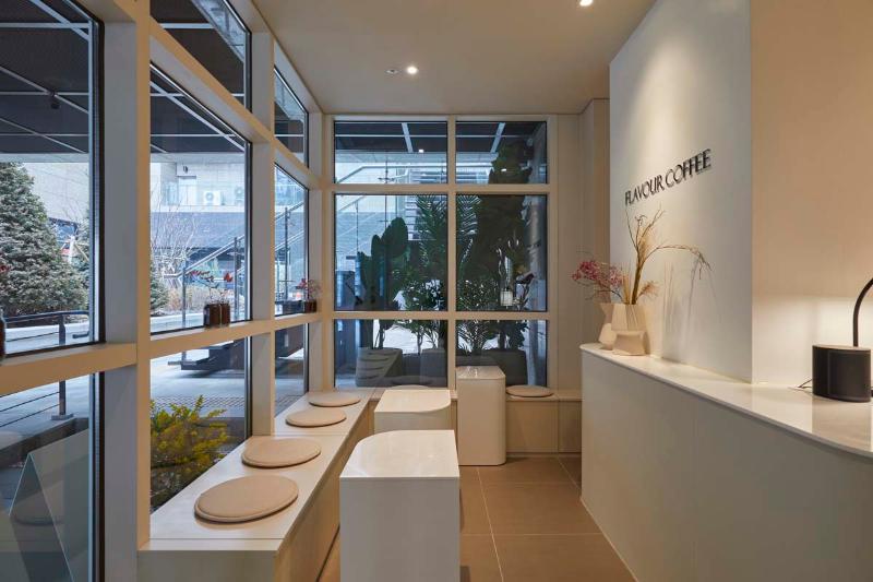 现代简约风 8 平米咖啡厅设计，打造温馨小空间-3