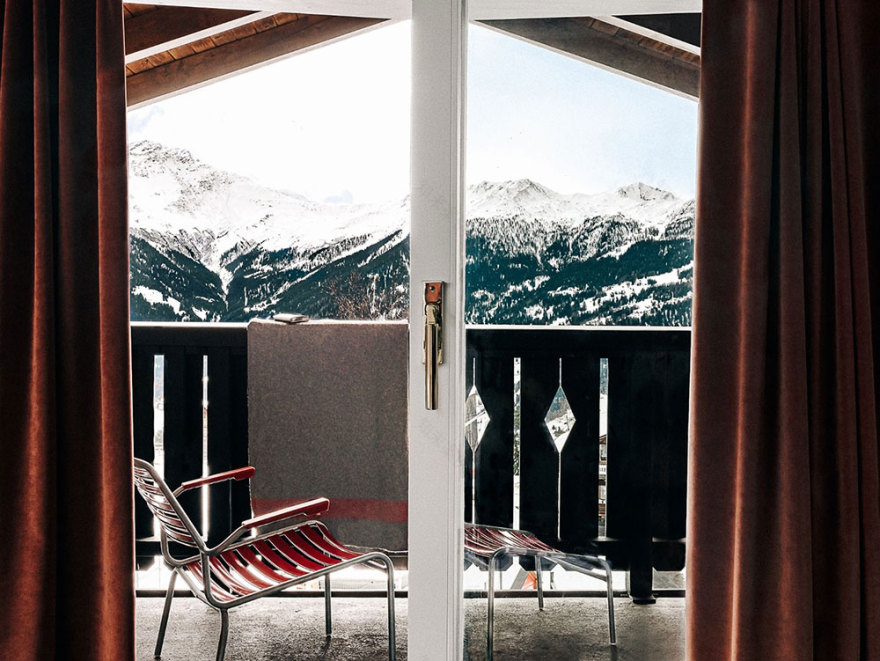 瑞士实验性高山酒店 | 时尚与传统的完美融合-9