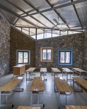 Tham Luong Kindergarten & Primary School / 1+1>2 Architects