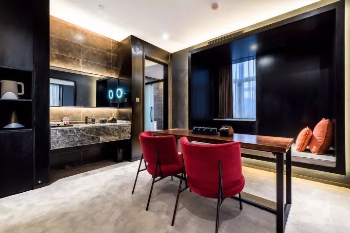 西安合宿酒店 | 红陀螺里的穿越时空艺术之旅-51