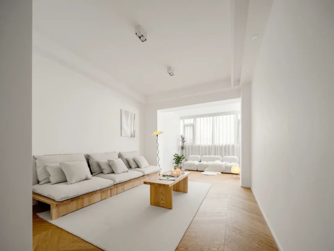 纯白++木色,打造舒适惬意的顶楼复式丨中国南京丨山舍建筑设计-7