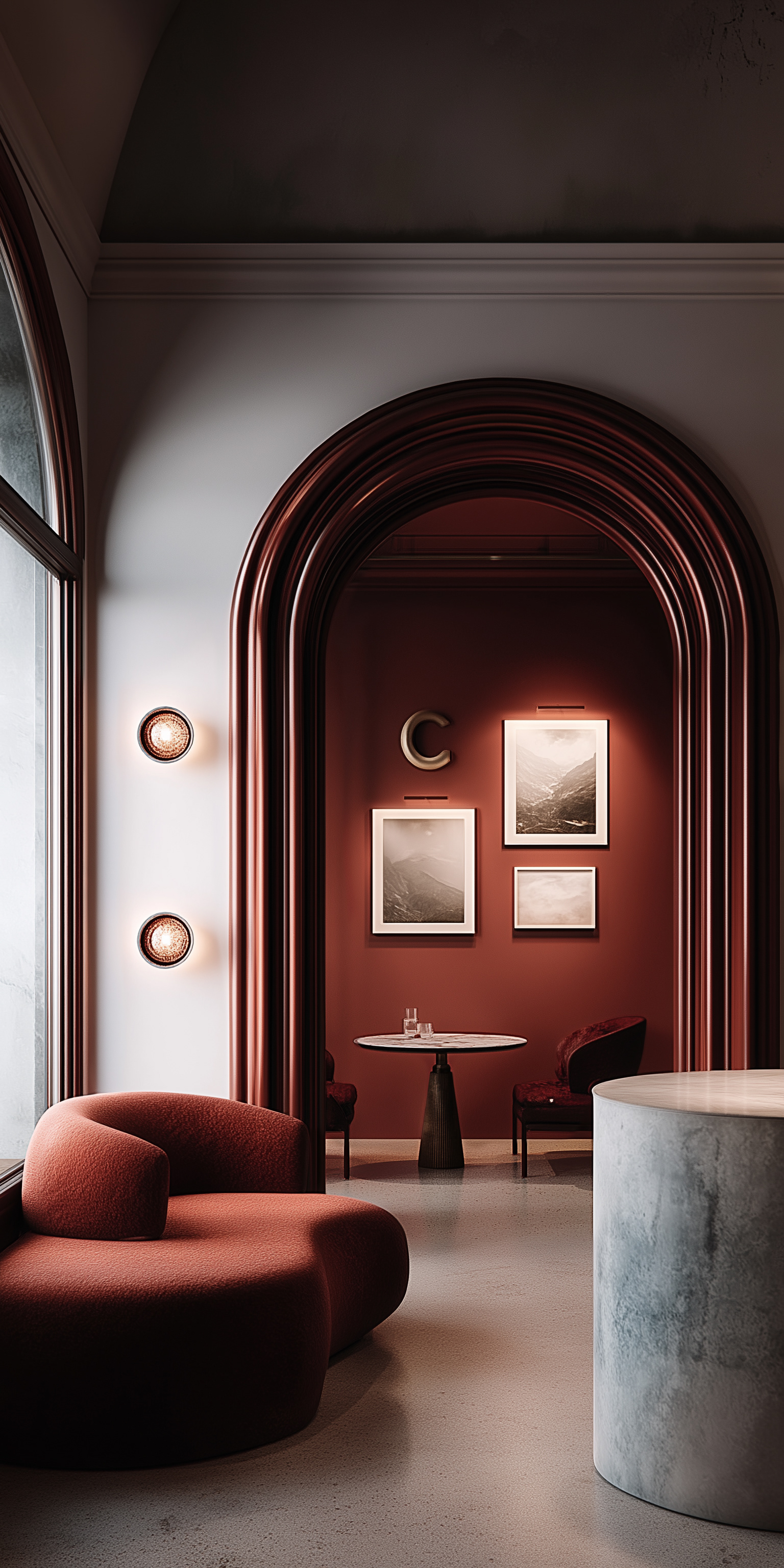 用红色弯曲（绘制、勾勒等，需结合具体语境确定curved准确含义）

注：由于不清楚curved在具体语境中的准确动作，这里给出一个宽泛解释若有更详细语境，可提供以得到更精确翻译  -7