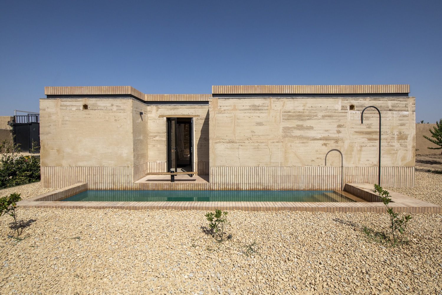 泥土之家的可持续设计-0