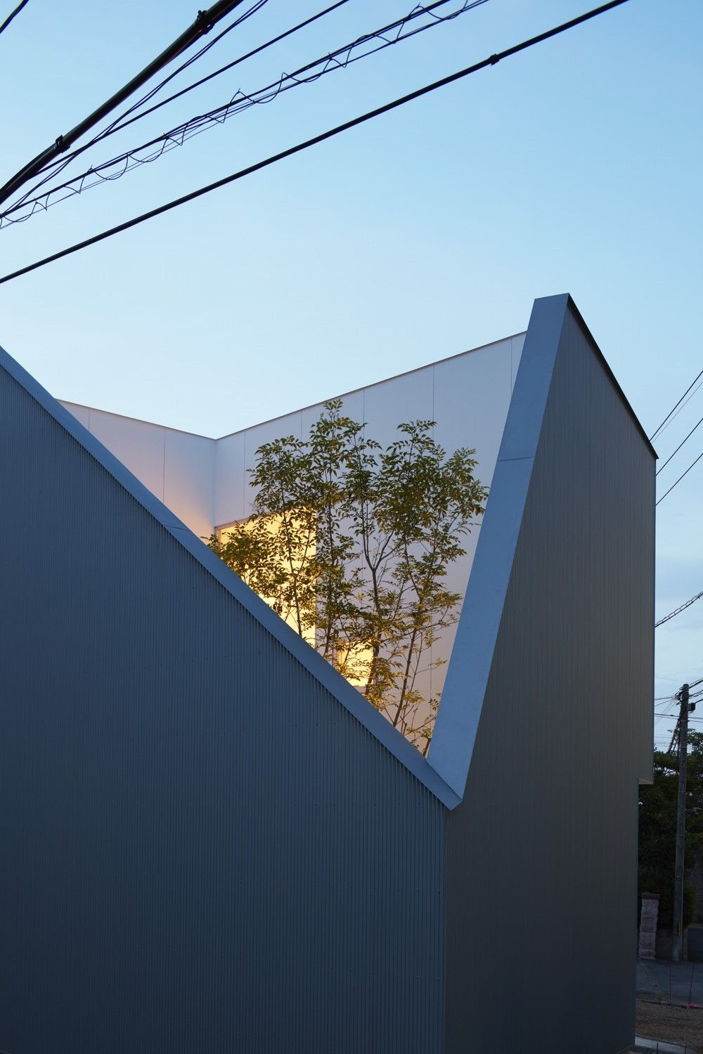 日本 OJI House，融入环境的私人住宅-11