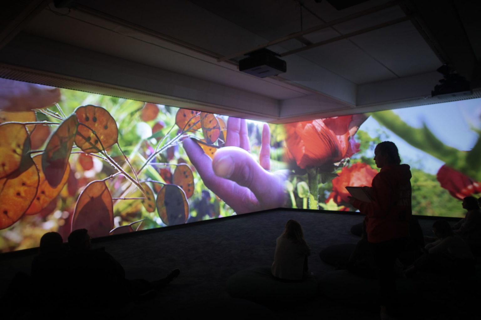 デンマークの海岸線に位置する世界一美しいと称される環境に溶け込む美術館「ルイジアナ美術館」 - #casa-21