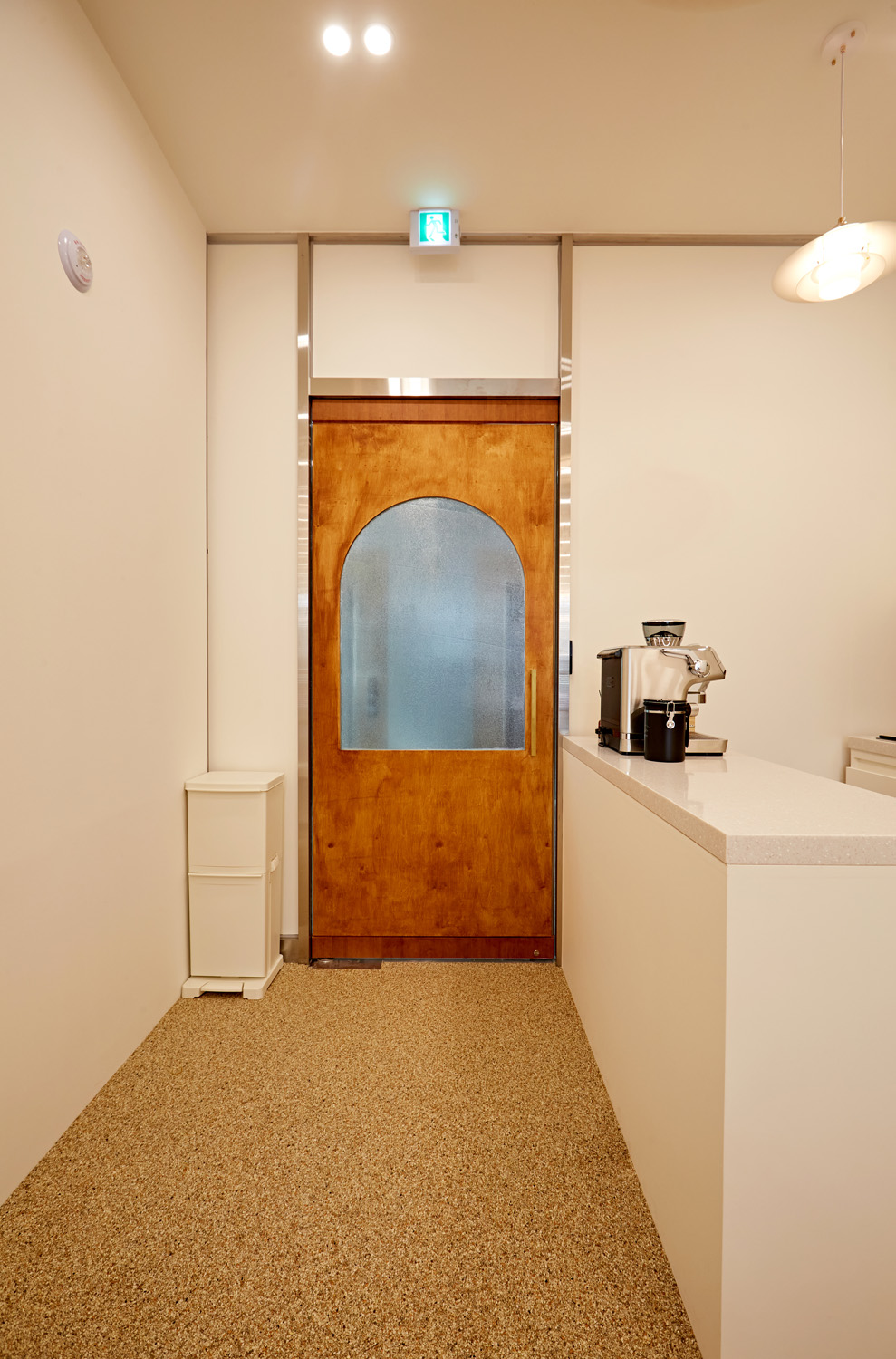 12 平米极简风小型办公空间设计-18