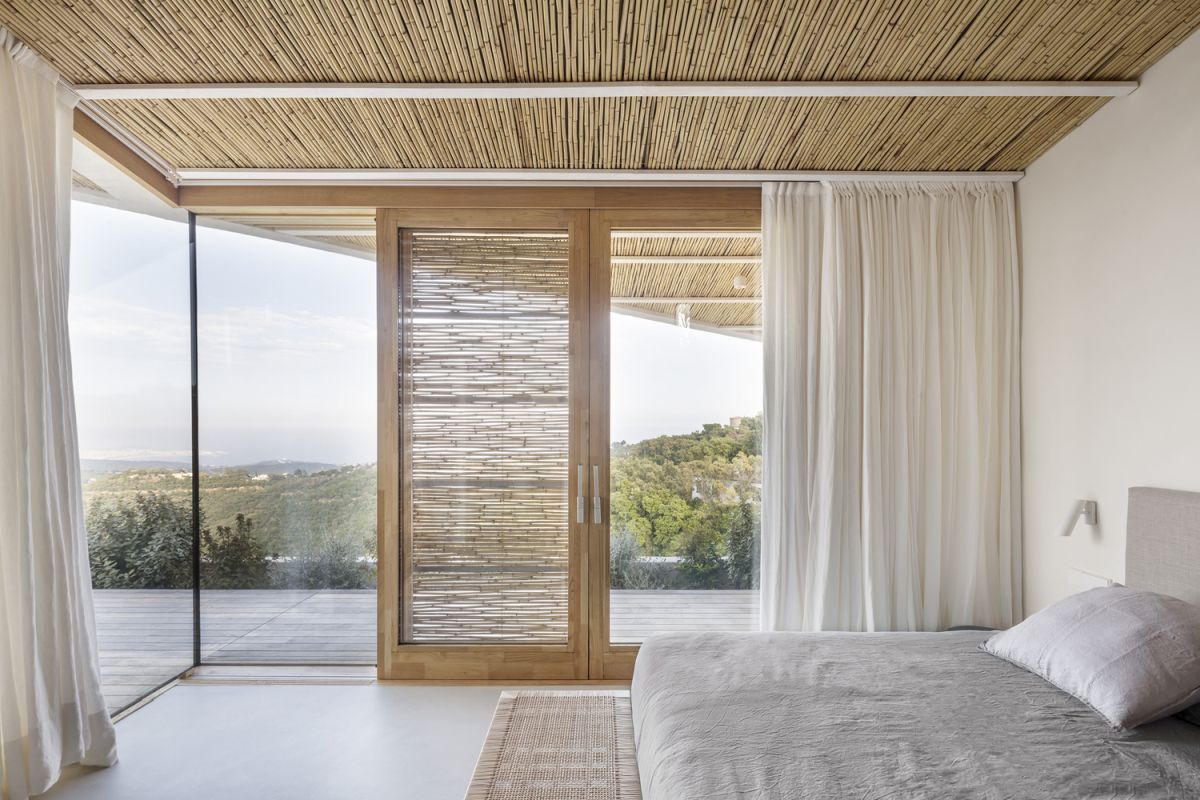 White House in Spain Turns To The Landscape-16